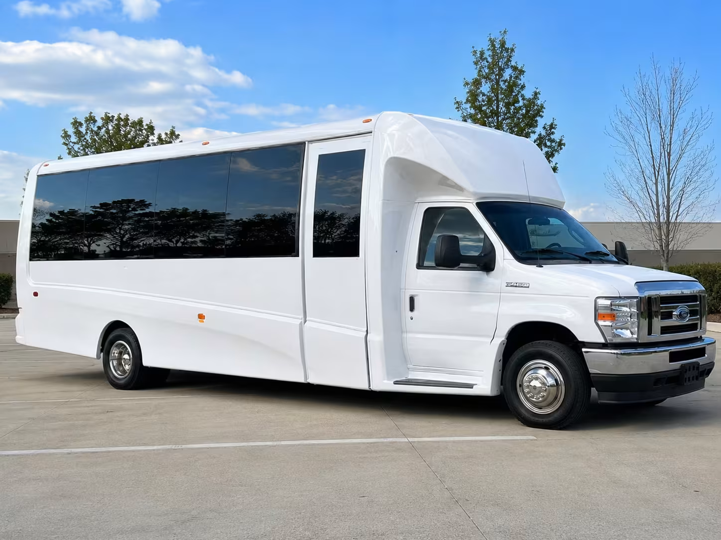 minibus rentals from hampton to norfolk concert venues